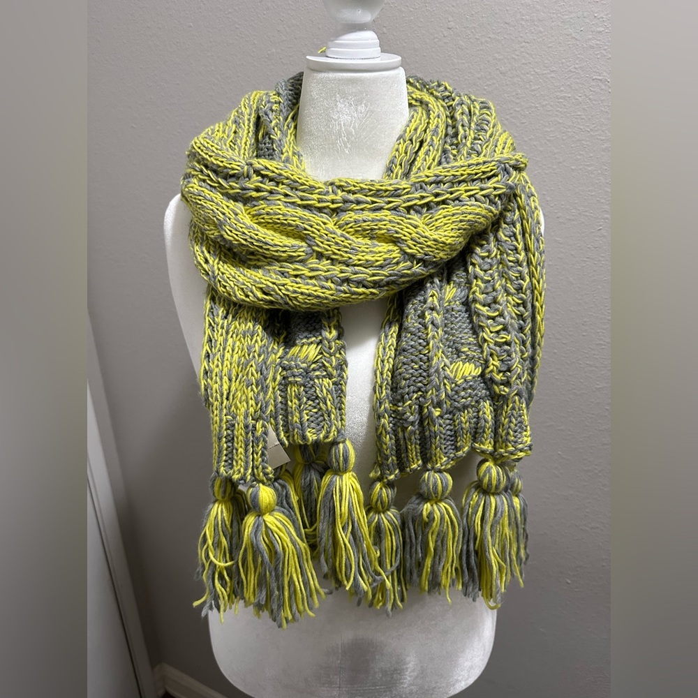 Maurice’s Women's Yellow and Grey Scarf NWT